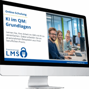 Monitor mit Schulung „KI im QM: Grundlagen“ von Praxistrainings LMS, daneben lächelnde Teilnehmende an Computern in einem Schulungsraum.