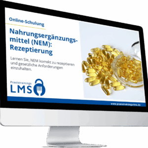 Monitor mit Schulung „Nahrungsergänzungsmittel (NEM): Rezeptierung“ von Praxistrainings LMS, daneben zahlreiche gelbe Kapseln, teilweise in einem Becherglas.
