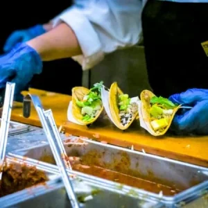 Hijyen eğitimi_mutfakta-tacos-hazırlığı